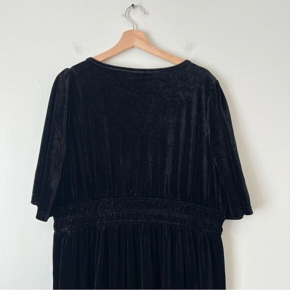 Baltic Born Artemis Tiered Velvet Maxi Dress in Black Plus Size 3X - Picture 7 of 9